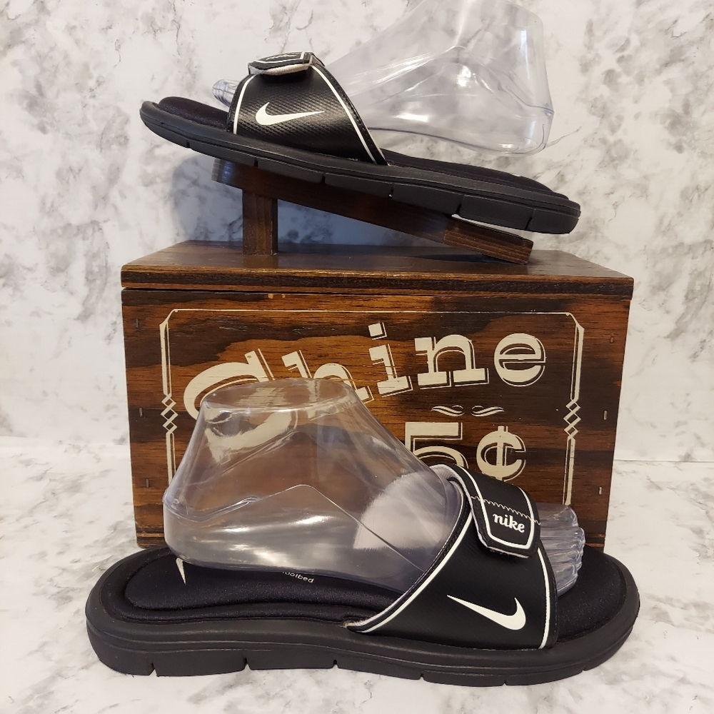 Pre-owned 2015 nike comfort slides